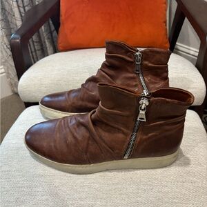 John Varvatos Rye Leather High-Top Sneaker. 315 MAC Double Zip.  12 USA / 46 EU